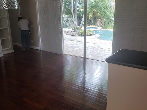 4th image of 833 SW 167th Ave