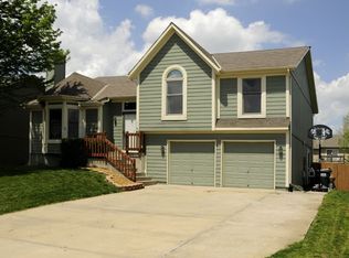 188 W Colleen Dr, Gardner, KS 66030