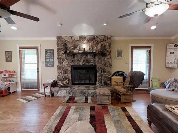 5th image of 173 Tilia Ln