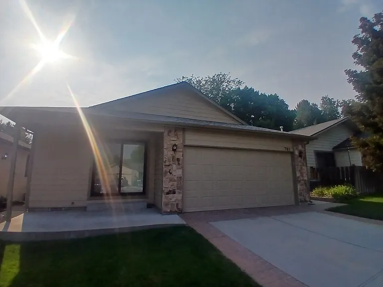761 N Palmetto Dr — Photo 1