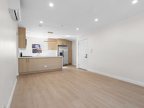 2nd image of 3301 S Beverly Dr #2
