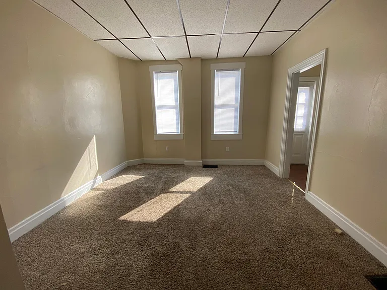 159 E Penn St #HOUSE — Photo 4