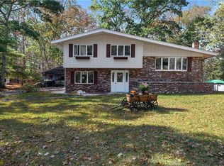 555 Snake Hill Rd, Burrillville, RI 02830
