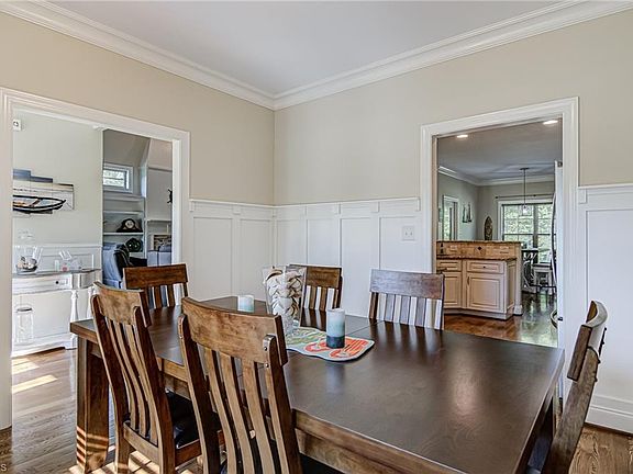 5th image of 272 Pebblestone Ct