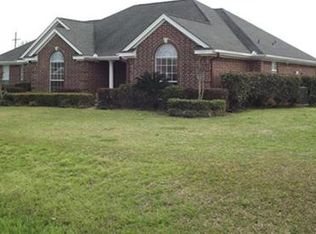 8515 Sunflower Ln, Beaumont, TX 77705