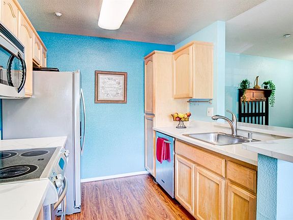 5th image of 2001 Eastwood Drive #47