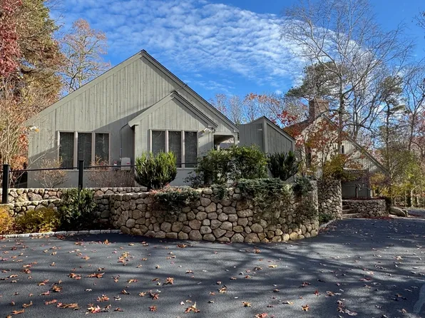 510 Cedar St, Barnstable, MA 02630