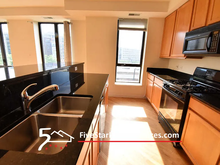 343 W Old Town Ct #409 — Photo 1