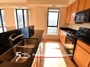 343 W Old Town Ct APT 409, Chicago, IL 60610