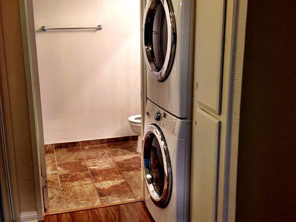 3rd image of 5565 Canoga Ave APT 111