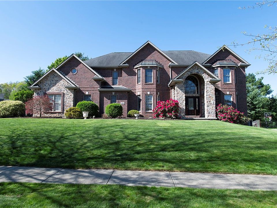 1st image of 104 Walden Pond Ln