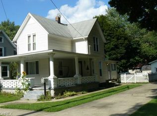 576 Sherman St, Conneaut, OH 44030