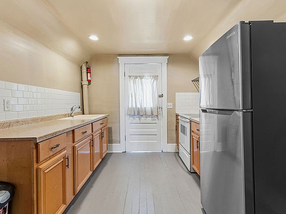 2nd image of 3138 Trowbridge St Floor 3