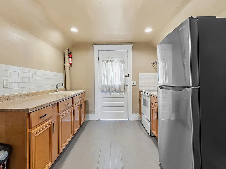 3138 Trowbridge St #3 — Photo 2