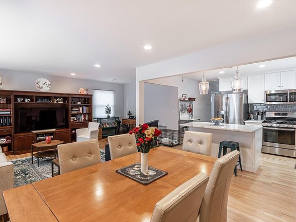 4th image of 73 Virginia Ave #2