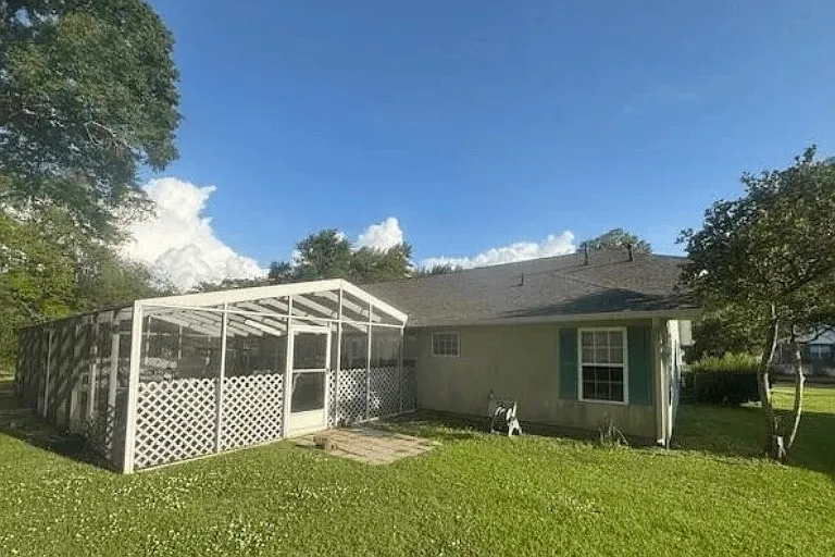 105 Thistledown Dr — Photo 7
