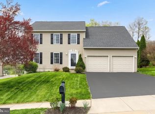 710 Apple Tree Ln, Mount Wolf, PA 17347