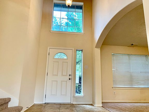 3rd image of 5031 Moss Garden Ln