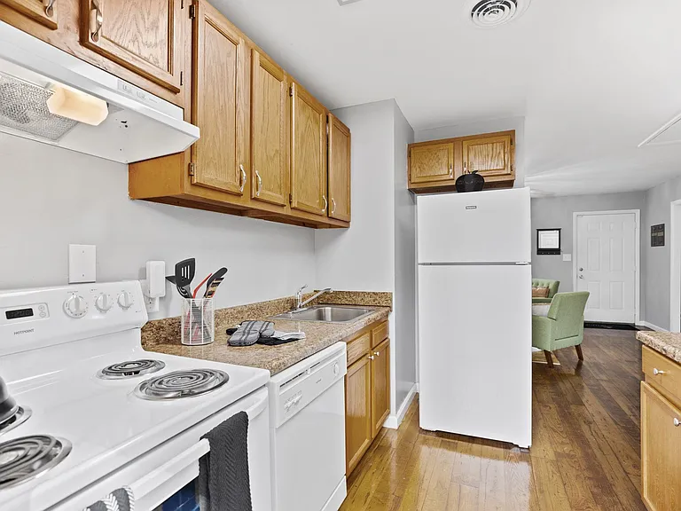 South Ridge — Photo 17