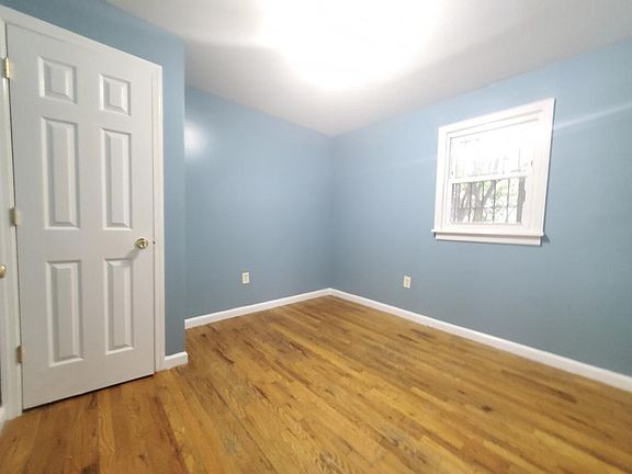 5th image of 290 S 6th St Floor 2