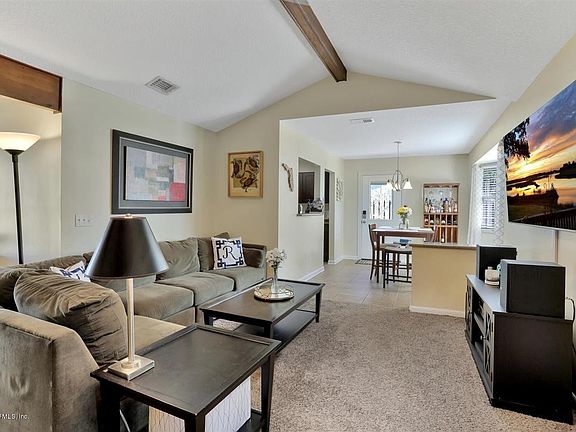 5th image of 3358 Laurel Grv N
