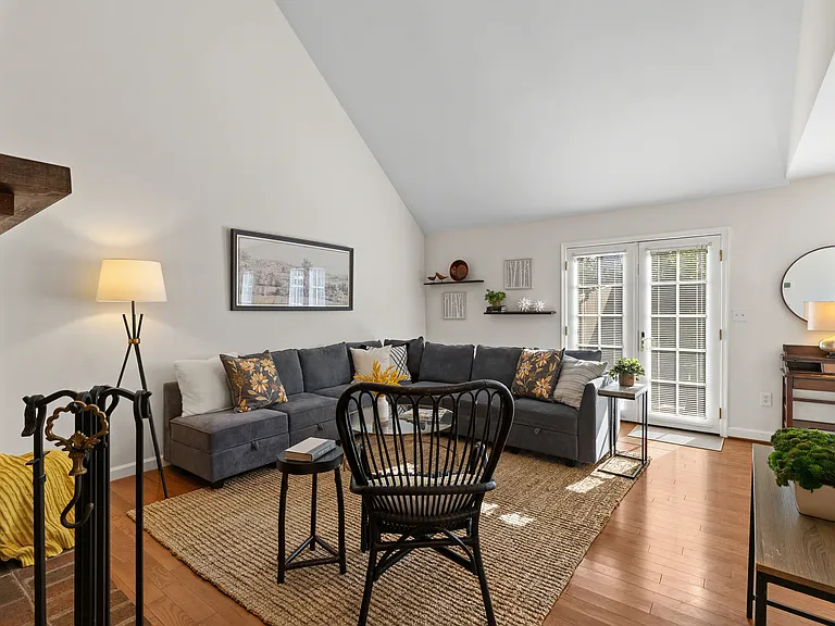 704 Ticonderoga Ave — Photo 7
