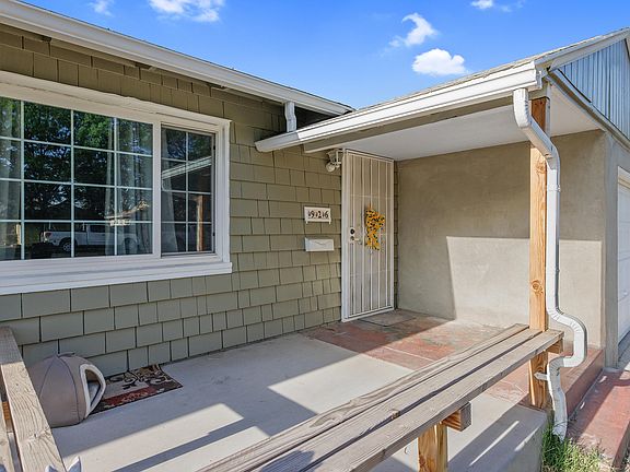 4th image of 926 Amelia Avenue