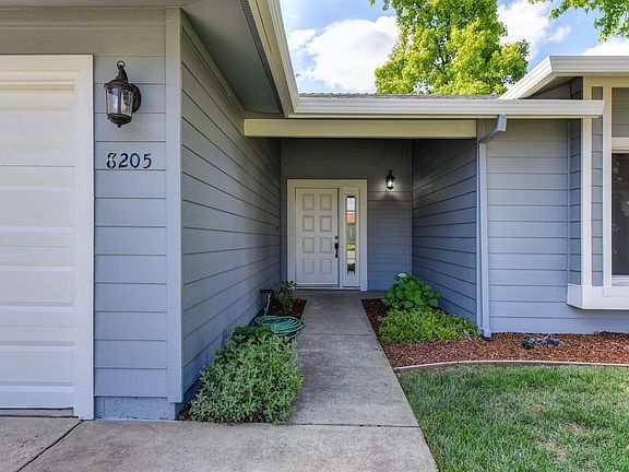 3rd image of 8205 Sunland Ct