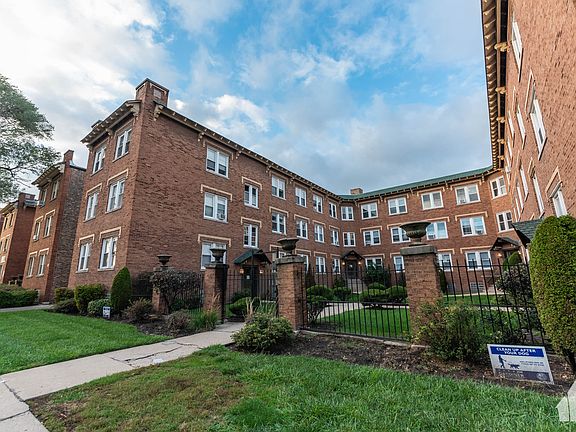 2nd image of 4820 W Hutchinson St APT 6A