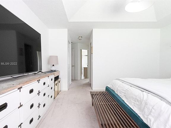 5th image of 5449 Grande Palm Cir