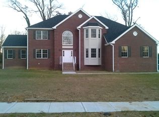 2 Silver Leaf Dr, Marlboro, NJ 07746