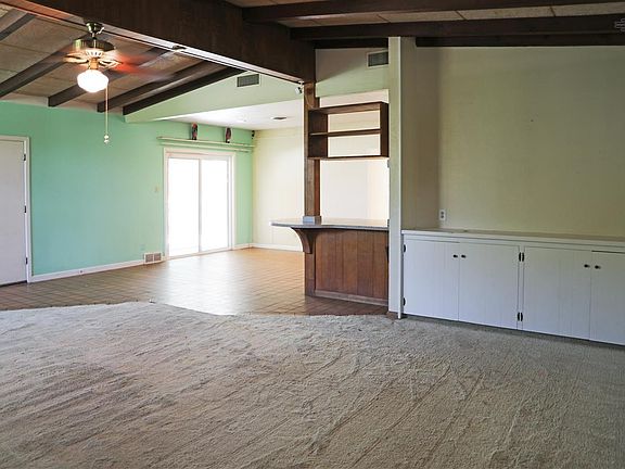 4th image of 1015 Sandia Dr