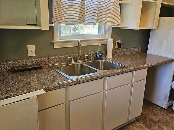3rd image of 1517 Highway 57 S