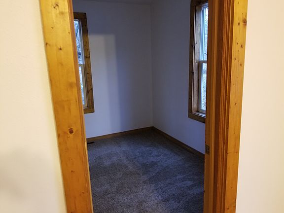 5th image of 3330 Parkland Pl