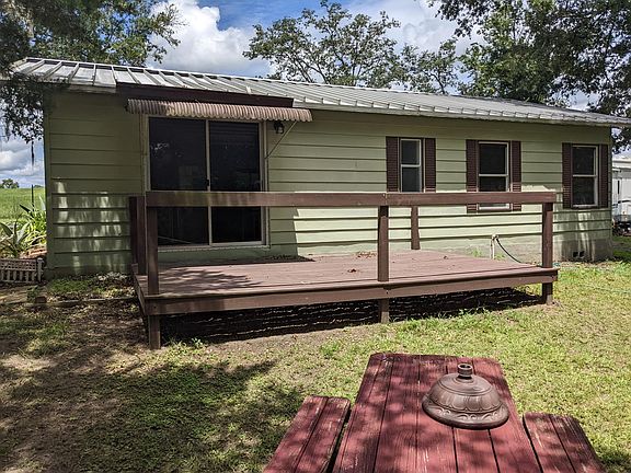 deck & yard off living room