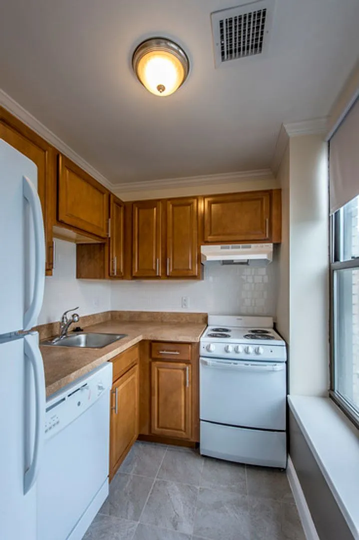 BackBay/Fenway @ Mass & Boyl — Photo 2