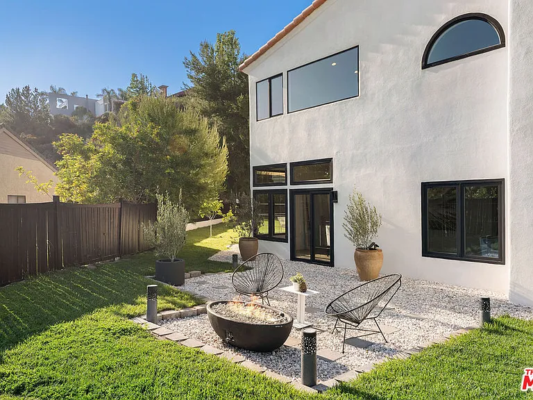 23458 W Moon Shadows Dr — Photo 45