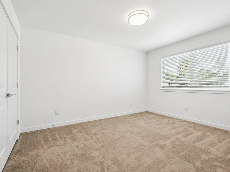 115 SW 181st Pl #C — Photo 5