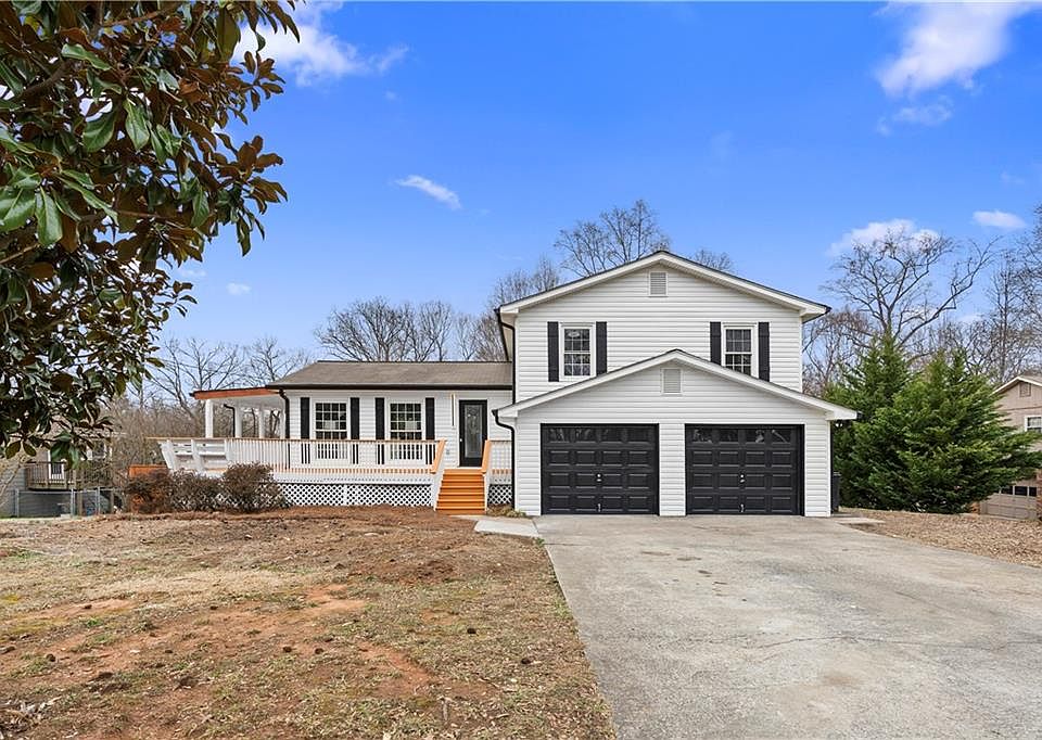 1st image of 556 Rivercrest Dr