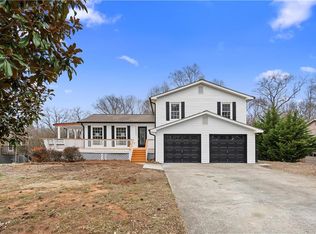 556 Rivercrest Dr, Woodstock, GA 30188