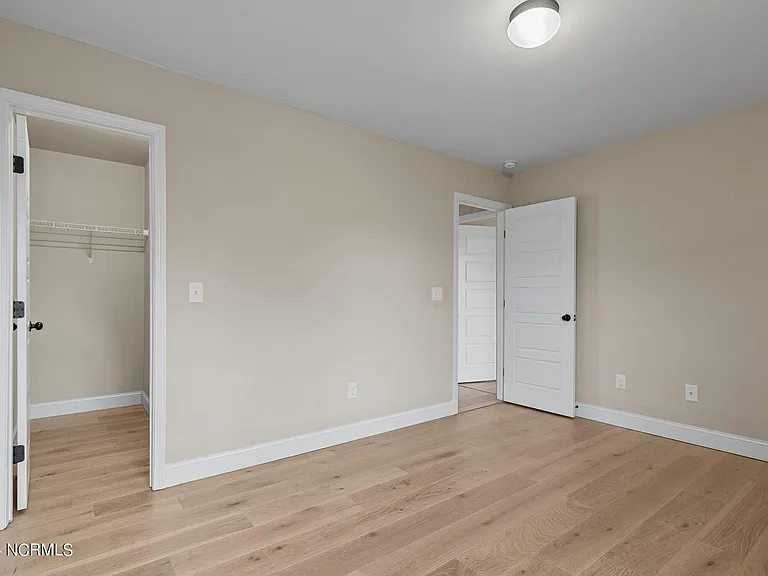 204 Sandy Springs Rd — Photo 26