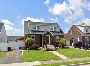 41 Elmwood Ave, Carteret, NJ 07008