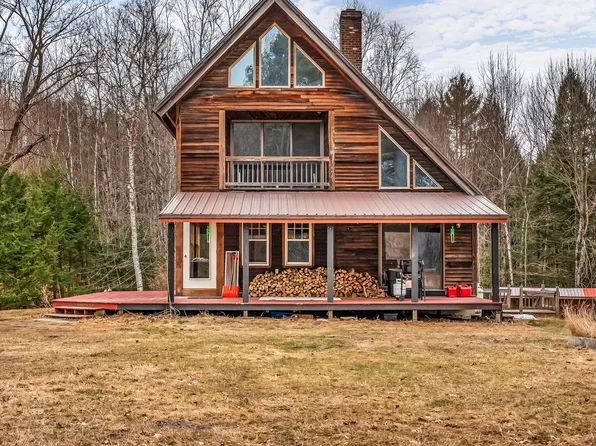 79 Auburn Road, Peru, ME 04290