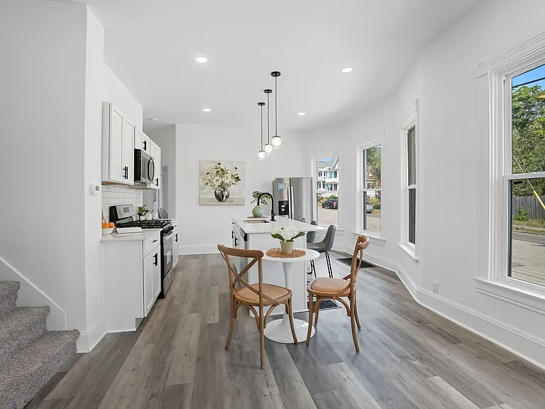 1820 Hewitt Ave — Photo 19