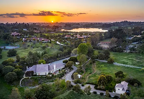6631 Lago Lindo Photo 1