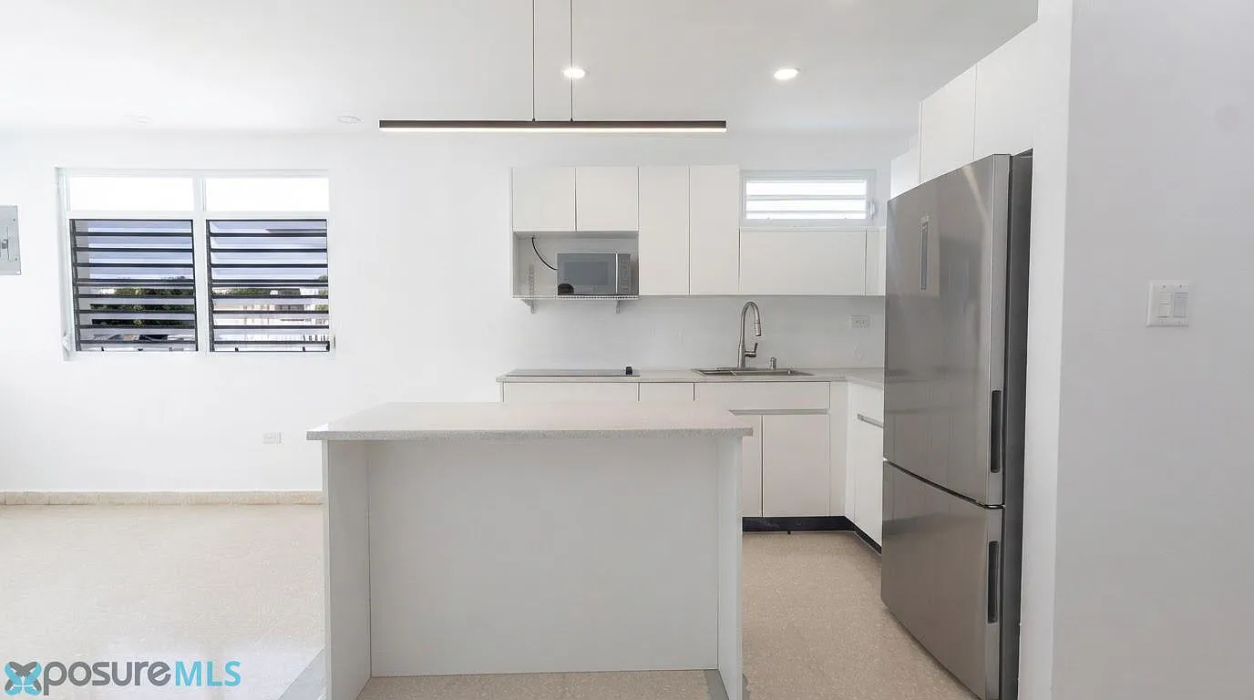2 bed, 1.0 bath, 900 sqft, $1,950 — Photo 2