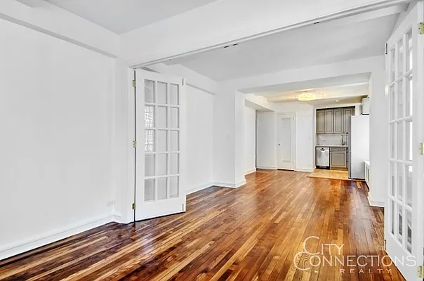 Rented by City Connections Realty | media 3