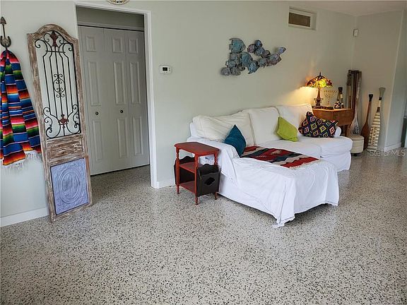 4th image of 3920 Sarasota Ave