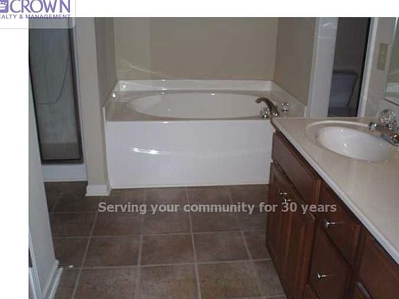 5th image of 317 Oakland Hills Way