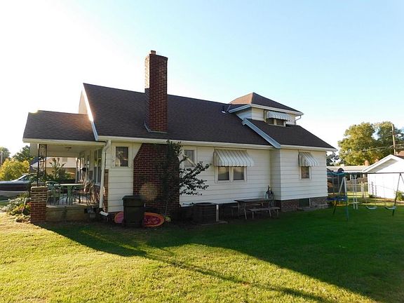 2nd image of 2503 Penn St